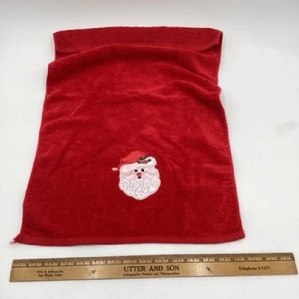 Set of 2 Vintage‎ Cannon Christmas Towels Set Red Santa Green Barn Winter Scene